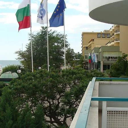 Berlin Golden Golden Sands